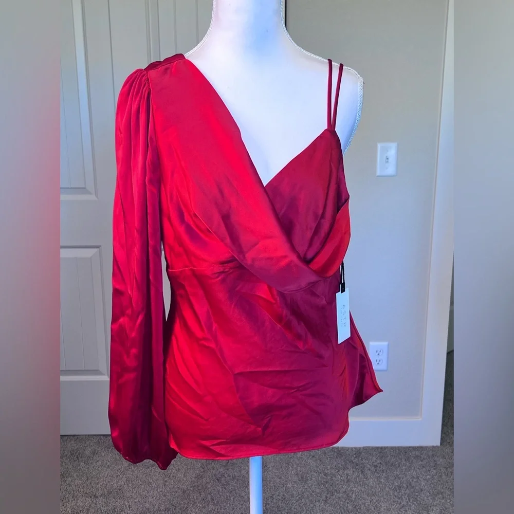 NWT Astr Jenah One-Shoulder Satin Top Adjustable Straps Sz Large - Picture 2 of 13